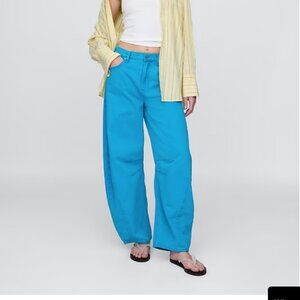 GAP Horseshoe High Rise UltraSoft Denim Barrel Jeans in Cyan Blue sz 33 16R